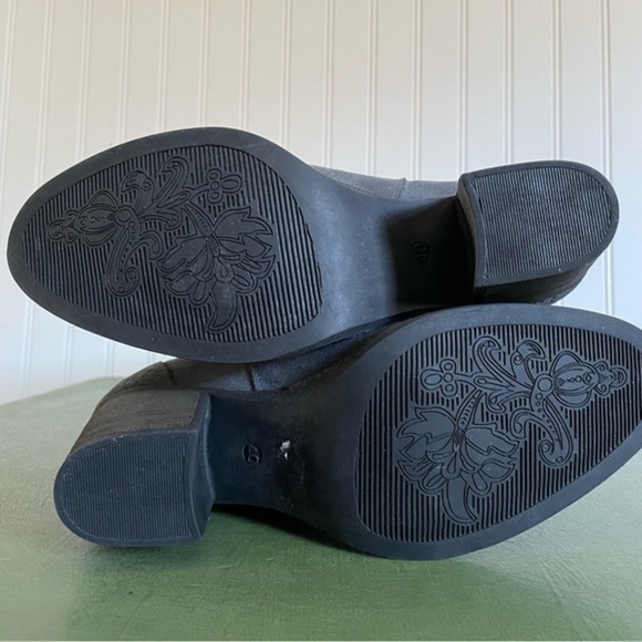 NWT Bos. & Co. DALLY Waterproof Suede Chelsea Boots in Gray Slate *Portugal* - Picture 7 of 13